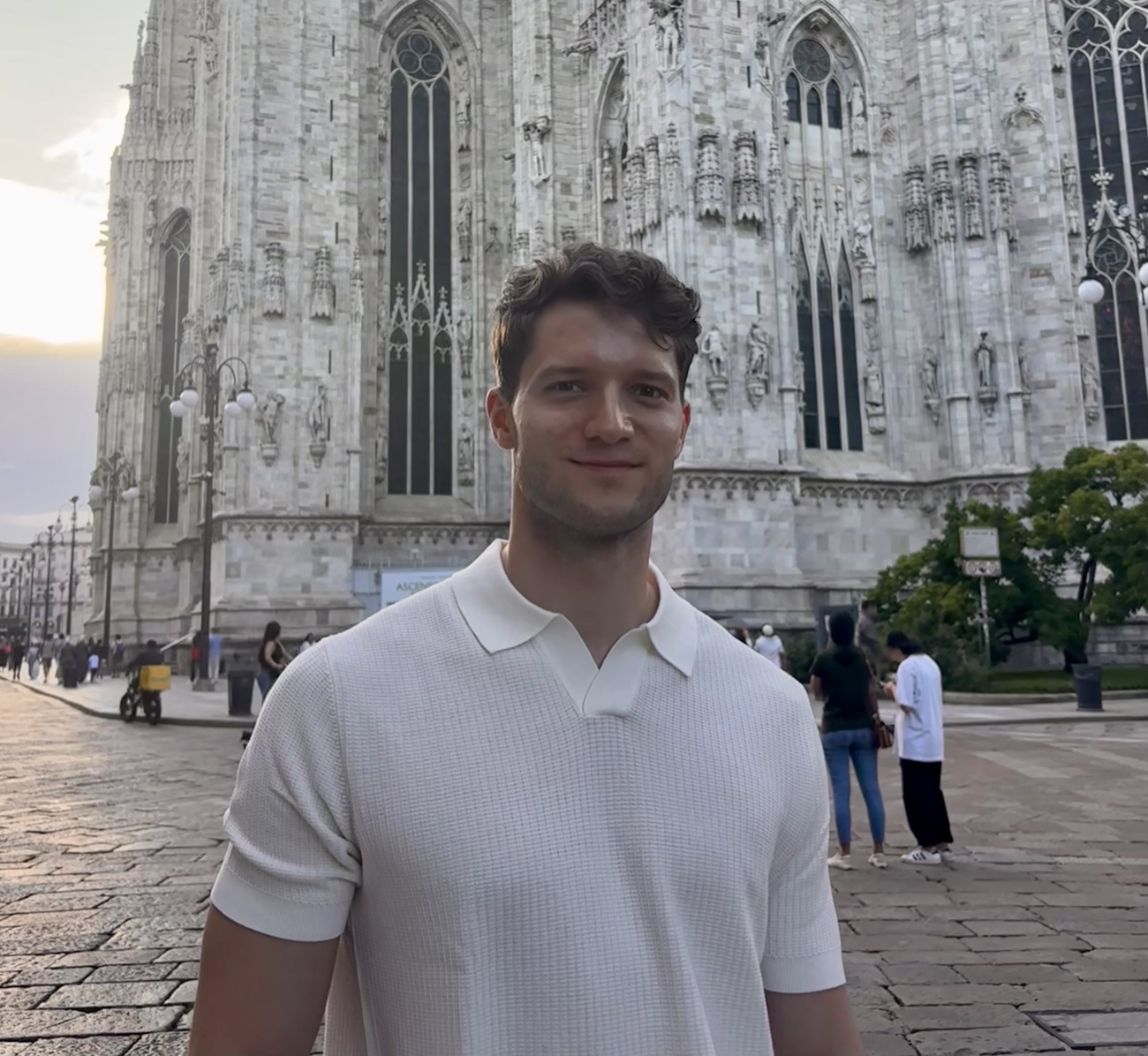 Jeremias Arlt vor dem Mailänder Dom